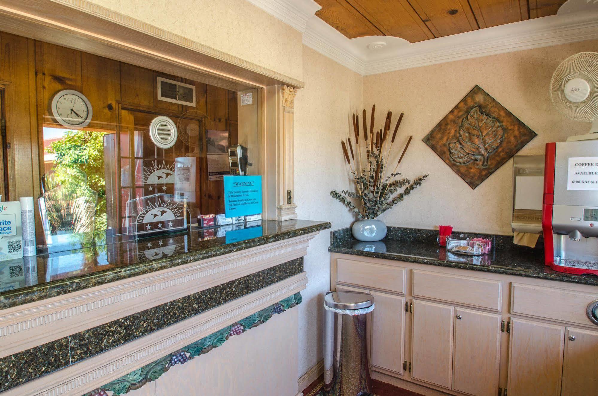 Economy Inn Los Banos Kültér fotó